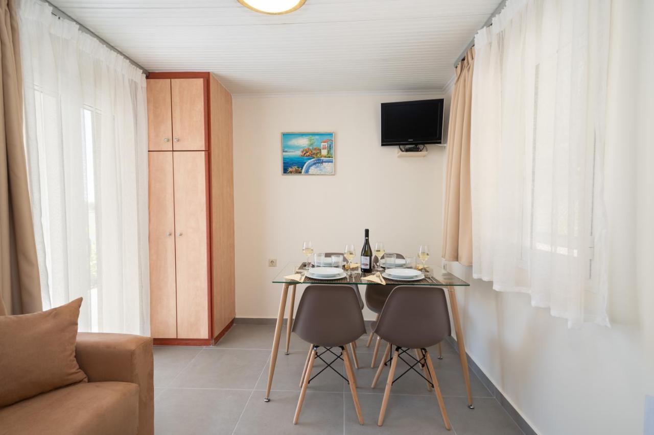 איה אפימיה Makis Village-Apartments מראה חיצוני תמונה