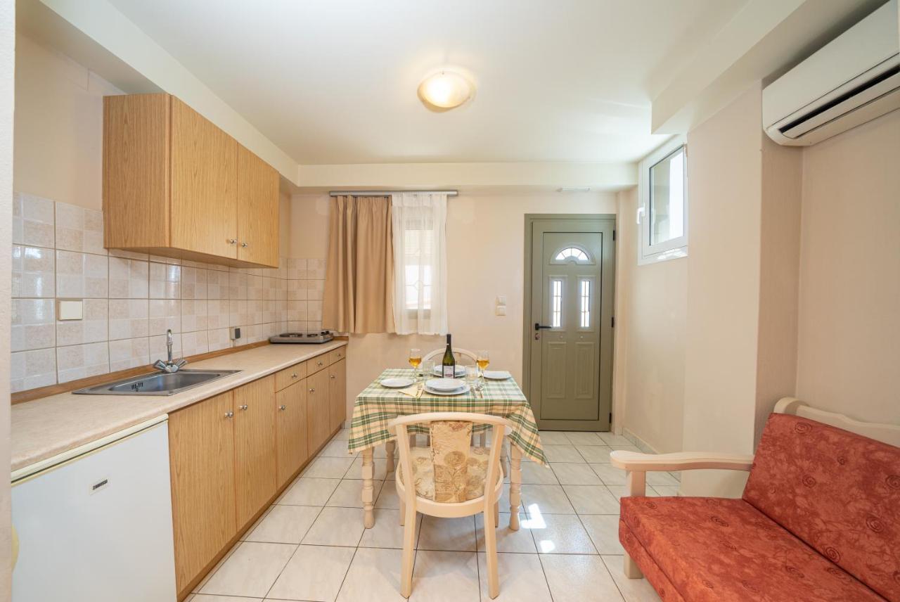 איה אפימיה Makis Village-Apartments מראה חיצוני תמונה